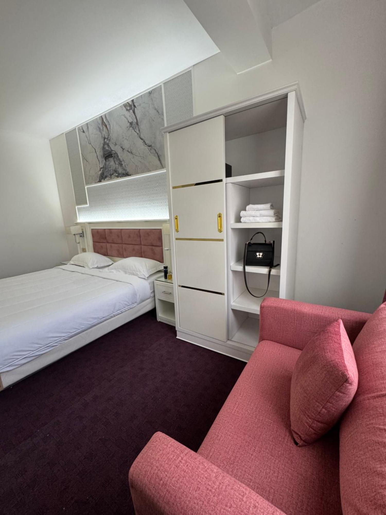 Hotel Grand Paris Вильжюиф Экстерьер фото