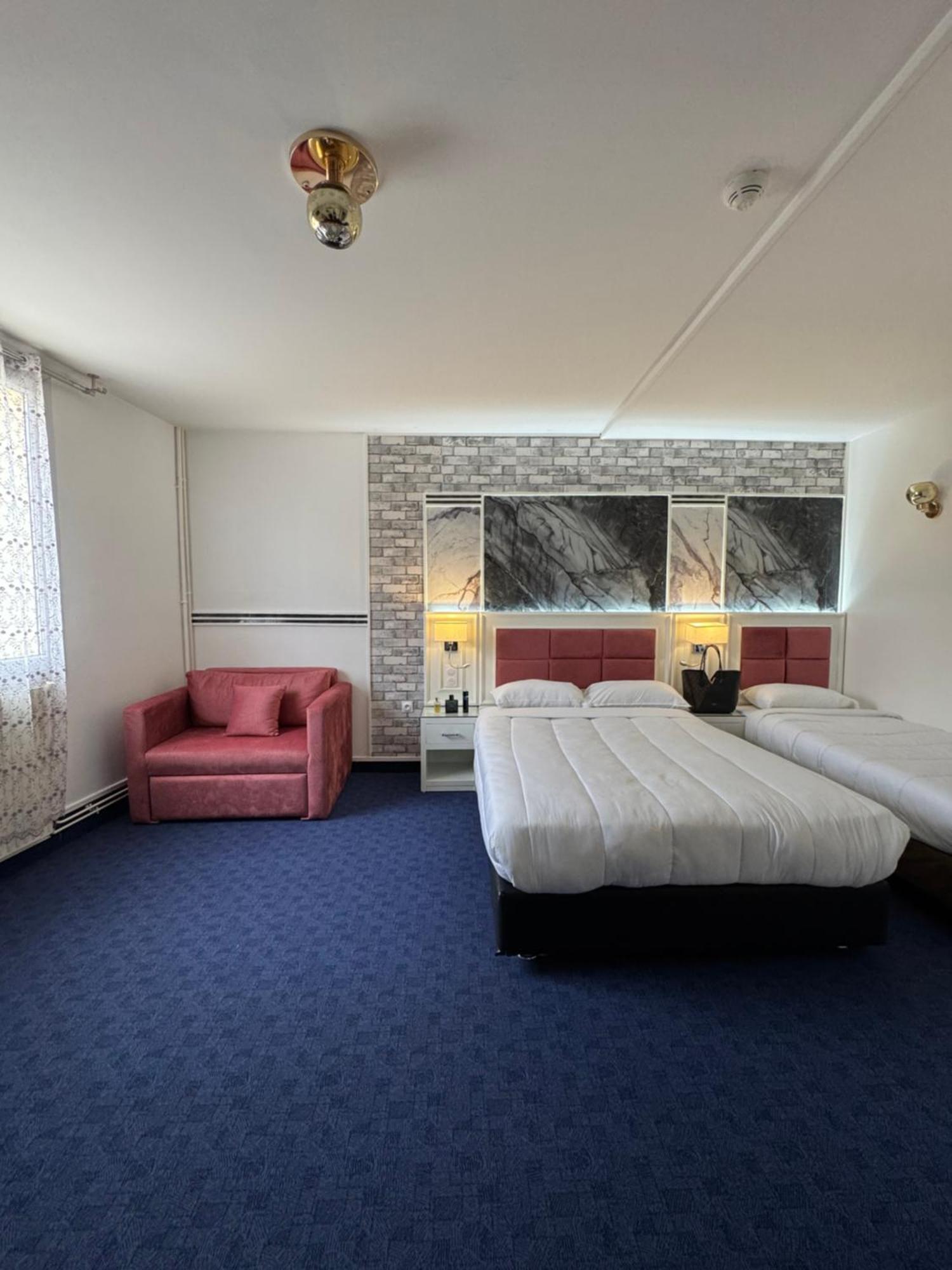Hotel Grand Paris Вильжюиф Экстерьер фото